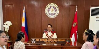 Rainbow Sisters Visit DeMolay PH Grand Master